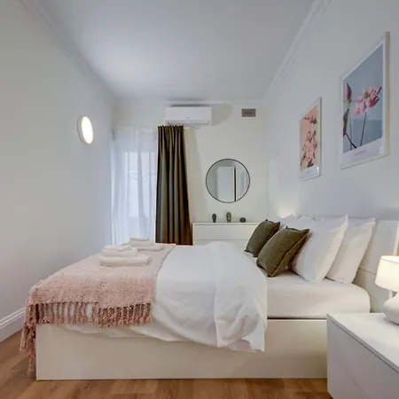 New 3bdr Luxury Seaside With Heated Jacuzzi - Location In Apartment *