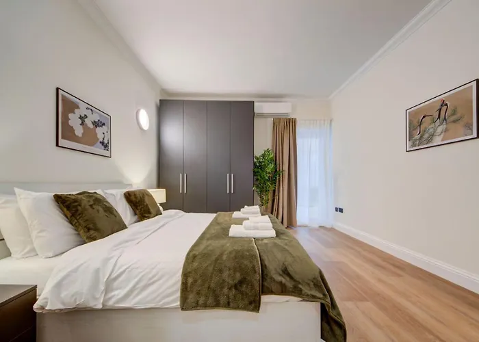 New 3bdr Luxury Seaside With Heated Jacuzzi - Location In Sliema