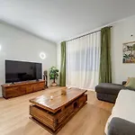New 3bdr Luxury Seaside With Heated Jacuzzi - Location In * 슬리에마