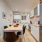 아파트 New 3bdr Luxury Seaside With Heated Jacuzzi - Location In 슬리에마