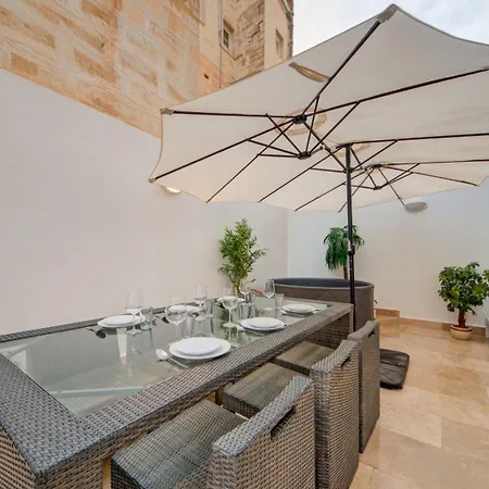 New 3bdr Luxury Seaside With Heated Jacuzzi - Location In 斯利马