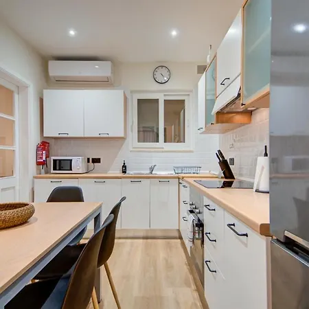 Apartment New 3bdr Luxury Seaside With Heated Jacuzzi - Location In *