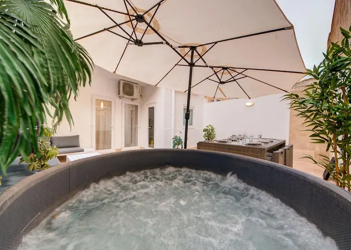 New 3bdr Luxury Seaside With Heated Jacuzzi - Location In Apartment