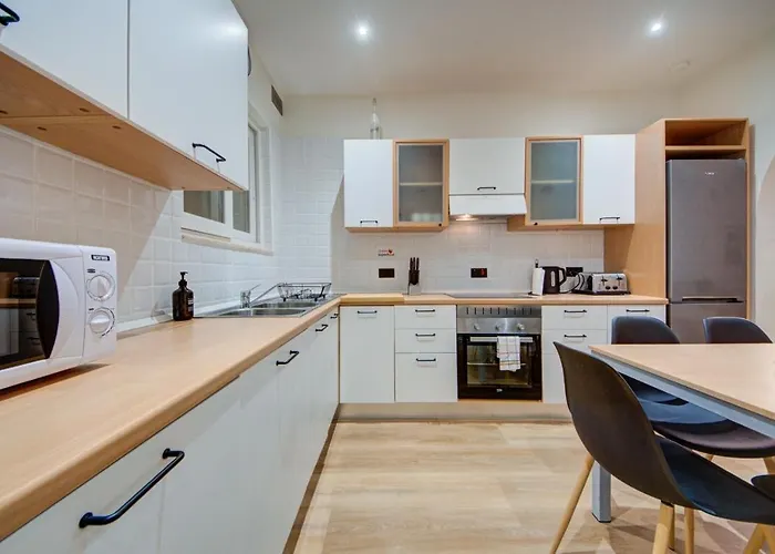 Apartment New 3bdr Luxury Seaside With Heated Jacuzzi - Location In *