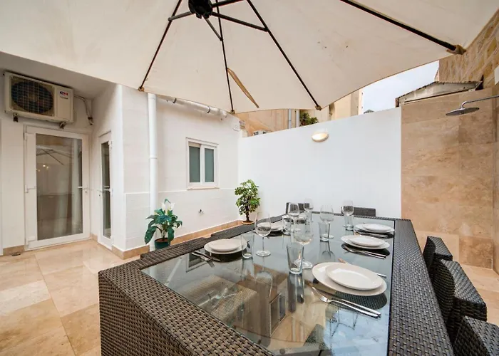 New 3bdr Luxury Seaside With Heated Jacuzzi - Location In * 斯利马