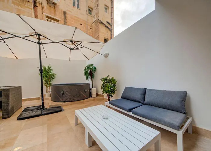 New 3bdr Luxury Seaside With Heated Jacuzzi - Location In Apartment Sliema