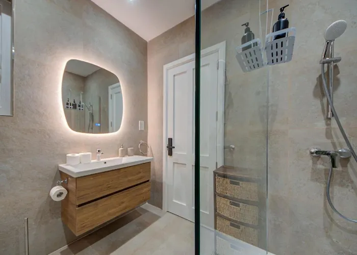 Apartment New 3bdr Luxury Seaside With Heated Jacuzzi - Location In Sliema