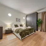 New 3bdr Luxury Seaside With Heated Jacuzzi - Location In Apartmán Sliema