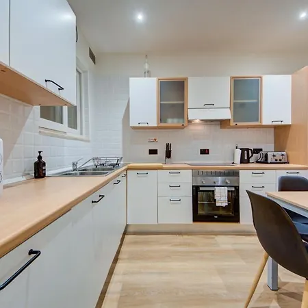 Daire New 3bdr Luxury Seaside With Heated Jacuzzi - Location In *