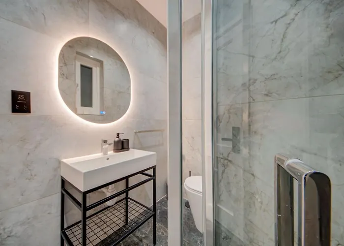 New 3bdr Luxury Seaside With Heated Jacuzzi - Location In Sliema