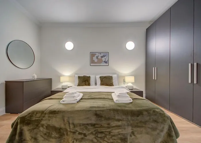 New 3bdr Luxury Seaside With Heated Jacuzzi - Location In Apartament Sliema