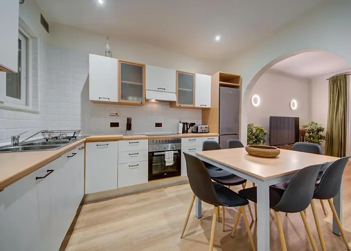 Apartament New 3bdr Luxury Seaside With Heated Jacuzzi - Location In Sliema